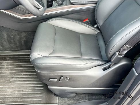 Used 2024 Tesla Model X Base image 25