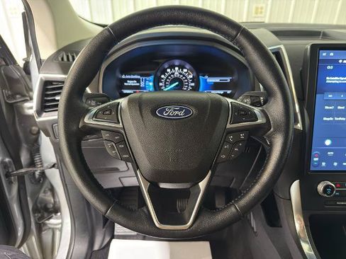 Certified 2022 Ford Edge Titanium AWD/4WD image 3