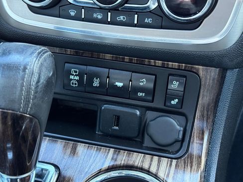 Used 2015 GMC Acadia Denali image 29