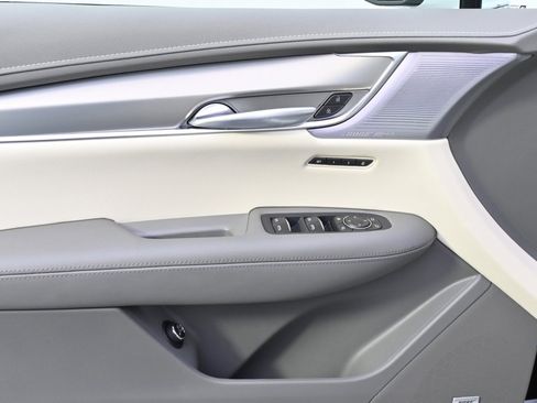 New 2025 Cadillac XT5 Premium Luxury w/ LPO, Floor Liner Package image 22