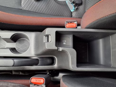 New 2025 Nissan Versa SR w/ Trunk Package FWD image 13