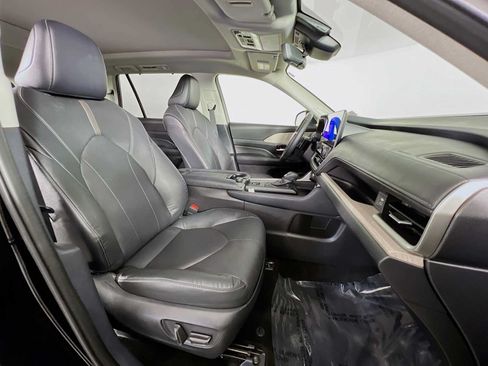 Used 2024 Toyota Grand Highlander AWD image 30