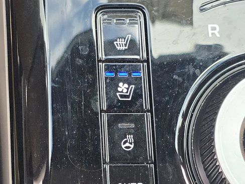 Used 2024 Kia Niro Wave w/ Wave Preserve Package FWD image 6