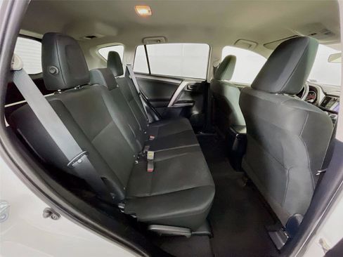 Used 2016 Toyota RAV4 LE AWD/4WD image 27