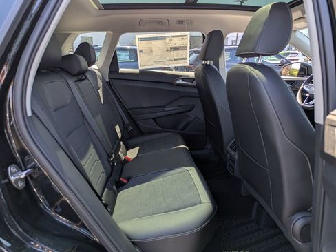 New 2026 Volkswagen Taos SE FWD image 32