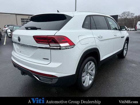 Used 2023 Volkswagen Atlas Cross Sport SE w/ Panoramic Sunroof Package image 8
