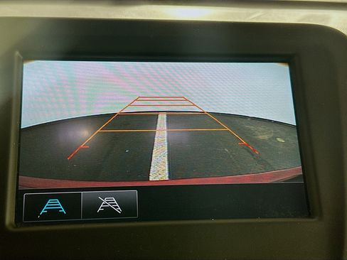 Used 2018 Chevrolet Equinox LT image 21