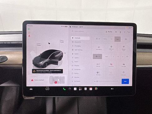 Used 2023 Tesla Model 3 Standard Range RWD image 23