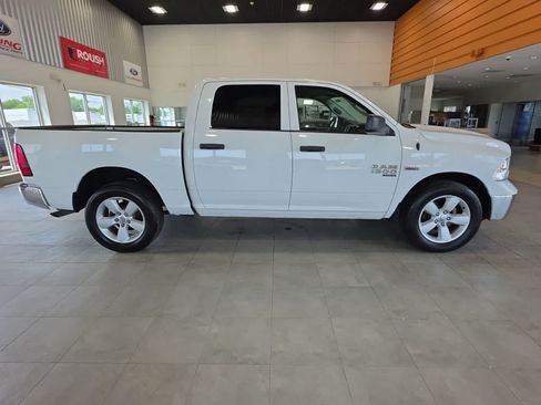 Used 2022 RAM 1500 Classic SLT AWD/4WD image 6