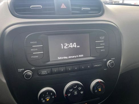 Used 2018 Kia Soul image 29