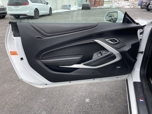 Used 2016 Chevrolet Camaro SS image 16