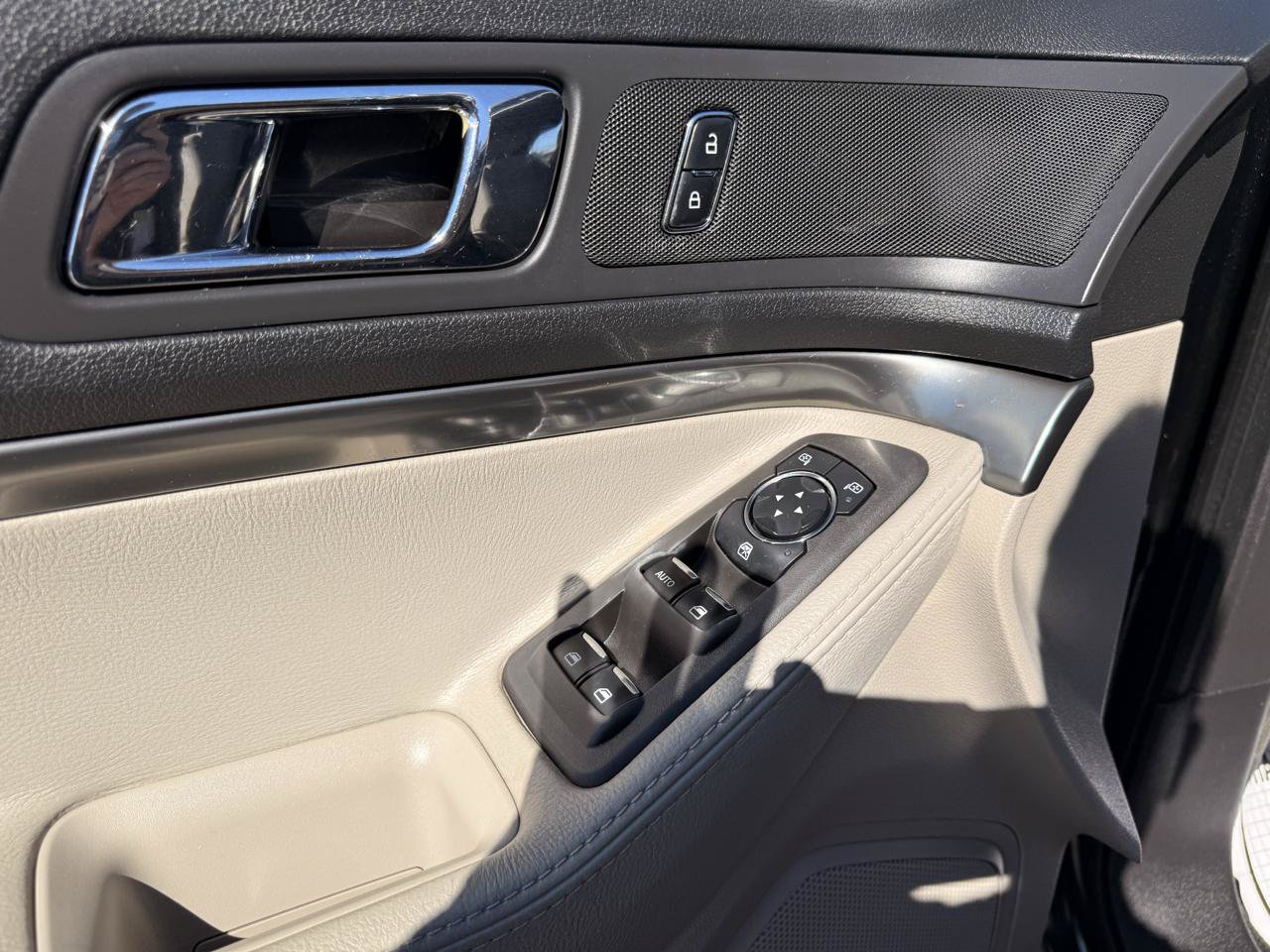 Used 2014 Ford Explorer FWD image 10