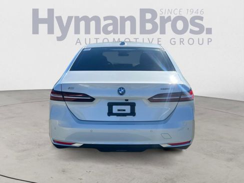 Used 2024 BMW i5 eDrive40i w/ M Sport Package image 4