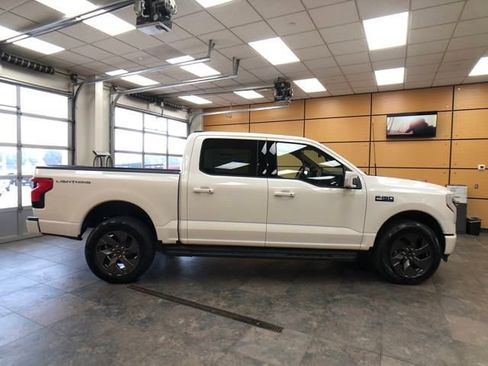 New 2025 Ford F150 Lightning Lariat image 8