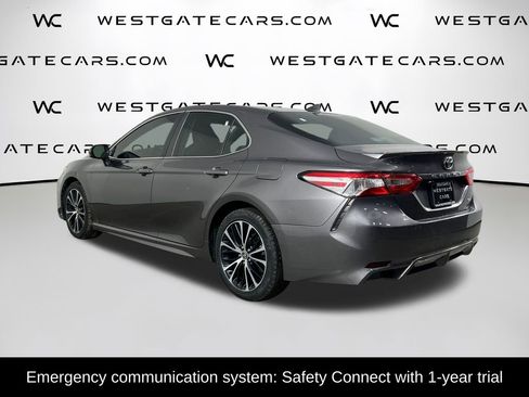 Used 2020 Toyota Camry SE image 5