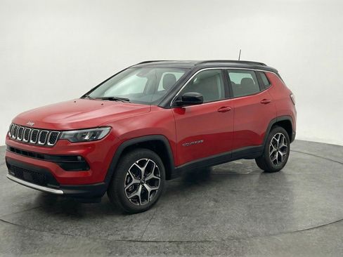 Used 2025 Jeep Compass Limited image 3