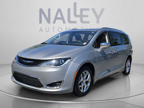 Used 2018 Chrysler Pacifica Limited FWD image 1