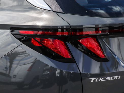 Used 2025 Hyundai Tucson SE FWD image 9