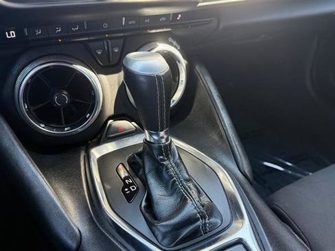 Used 2020 Chevrolet Camaro LT image 27
