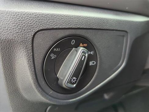 Used 2023 Volkswagen Atlas SE w/ Black Wheel Package image 29