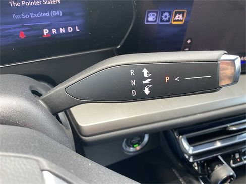 Certified 2025 Chevrolet Traverse LT image 16