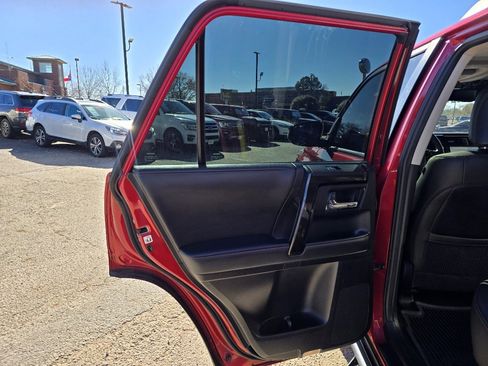 Used 2021 Toyota 4Runner Venture image 17