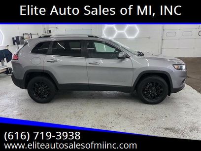 Used 2019 Jeep Cherokee Latitude w/ Popular Appearance Group