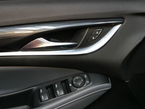 Used 2021 Buick Enclave Essence w/ Sun And Navigation Package AWD/4WD image 19