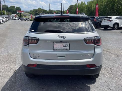 Used 2025 Jeep Compass Limited AWD/4WD image 3