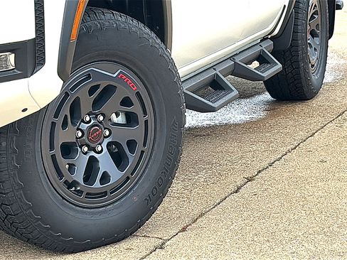 New 2026 Nissan Frontier PRO-4X w/ Tow Package image 3