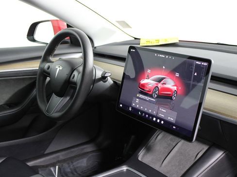 Used 2023 Tesla Model 3 Standard Range image 13