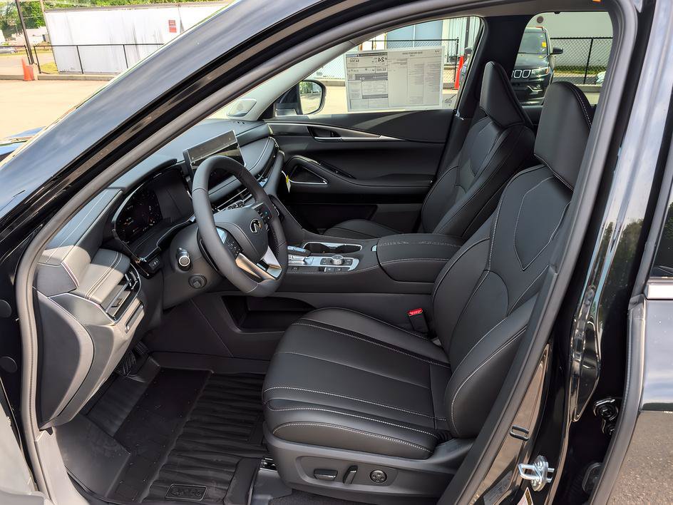Used 2026 INFINITI QX60 Luxe FWD image 11