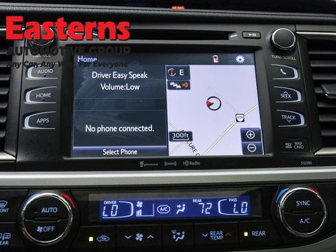 Used 2019 Toyota Highlander XLE AWD/4WD image 19