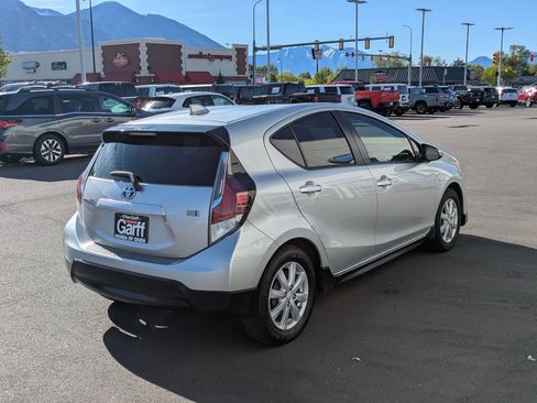 Used 2017 Toyota Prius C Three image 3