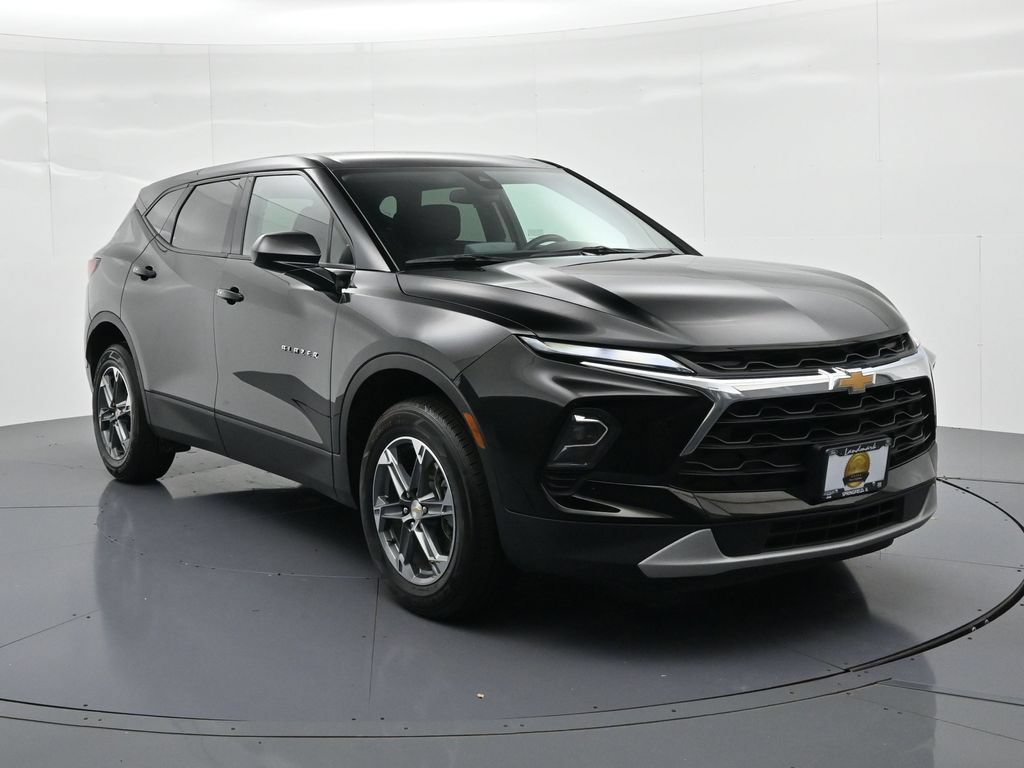 Used 2025 Chevrolet Blazer LT FWD image 4