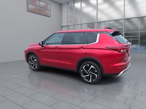 Used 2023 Mitsubishi Outlander SE AWD/4WD image 6