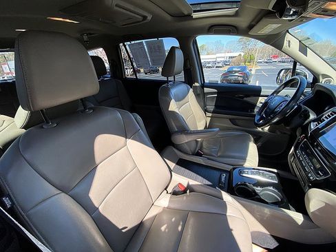 Used 2018 Honda Pilot Touring image 21