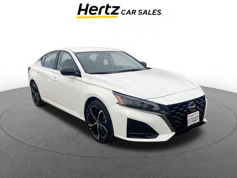 Used 2025 Nissan Altima 2.5 SR image 1