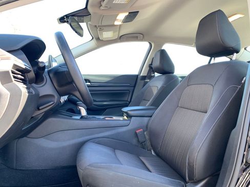 Used 2025 Nissan Altima 2.5 SV image 27