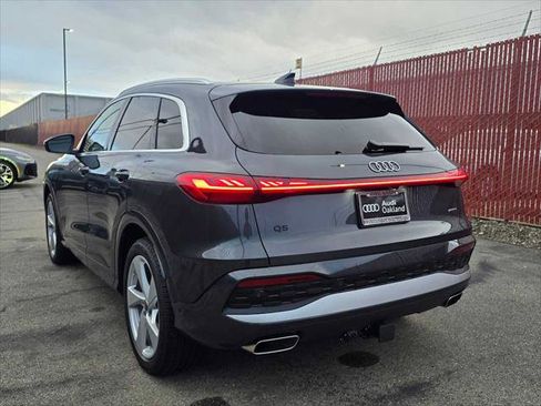 New 2025 Audi Q5 Prestige image 13