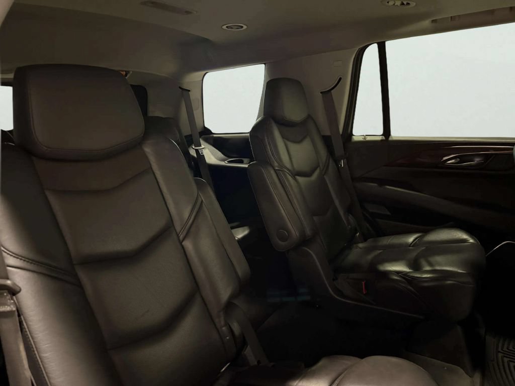 Used 2018 Cadillac Escalade Premium Luxury AWD/4WD image 27