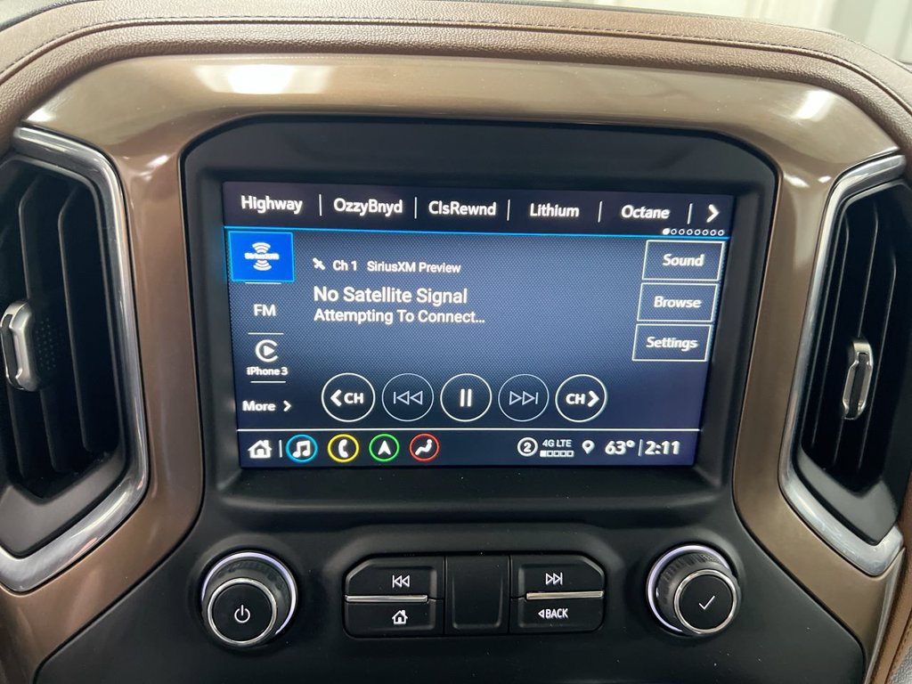 Used 2021 Chevrolet Silverado 1500 High Country w/ Technology Package AWD/4WD image 14