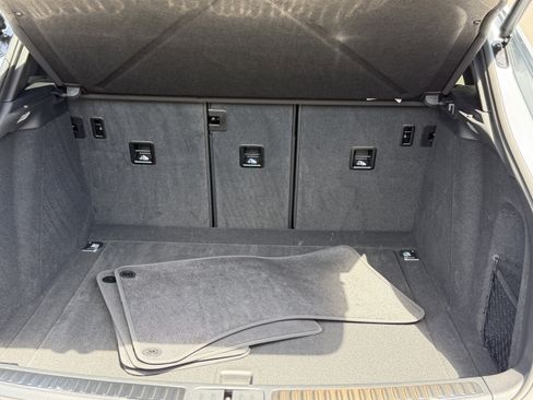 Certified 2025 Porsche Macan Turbo image 13