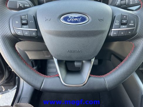 Used 2025 Ford Escape ST-Line FWD image 12