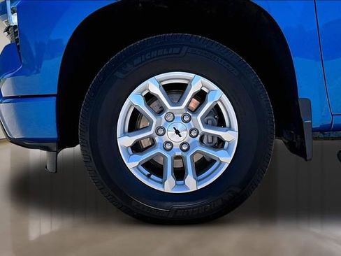 Used 2022 Chevrolet Silverado 1500 RST w/ Convenience Package II AWD/4WD image 29