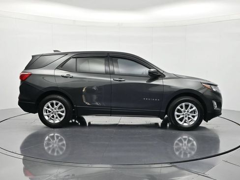 Used 2019 Chevrolet Equinox LS w/ LS Convenience Package FWD image 4
