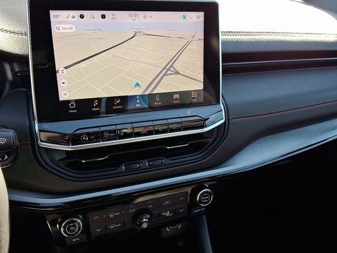 Used 2024 Jeep Compass Trailhawk w/ Trailhawk Elite Group image 18