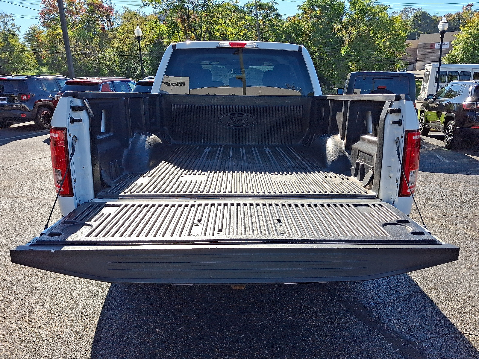 Used 2017 Ford F150 XL w/ Equipment Group 101A Mid AWD/4WD image 28