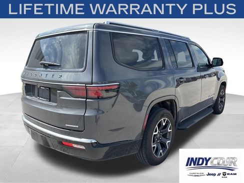 Used 2023 Jeep Wagoneer Series III w/ Preferred Equipment Group AWD/4WD image 4