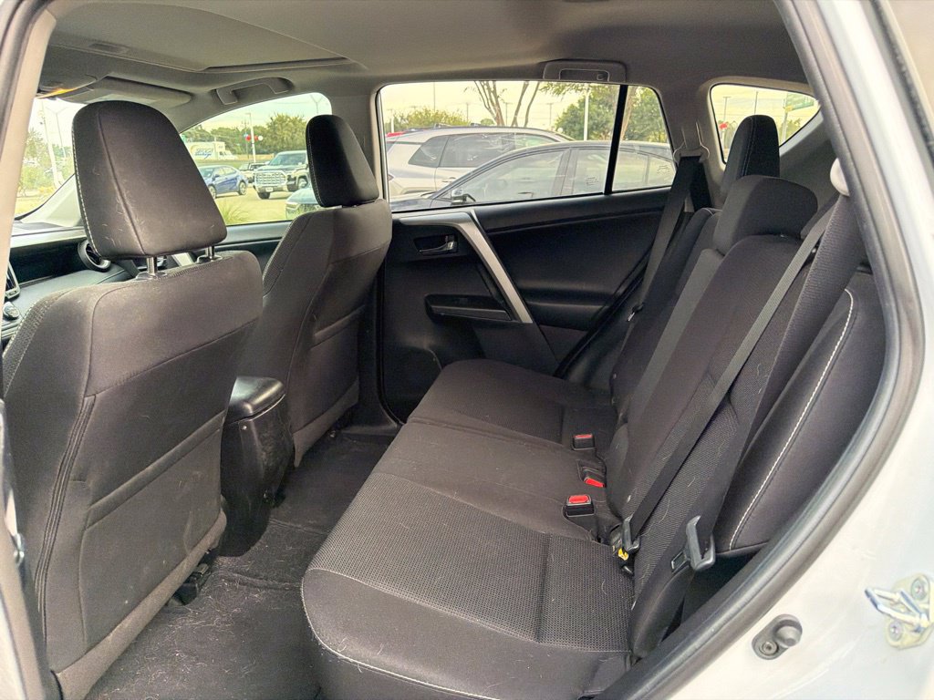 Used 2018 Toyota RAV4 XLE w/ Plus Extra Value Package FWD image 8